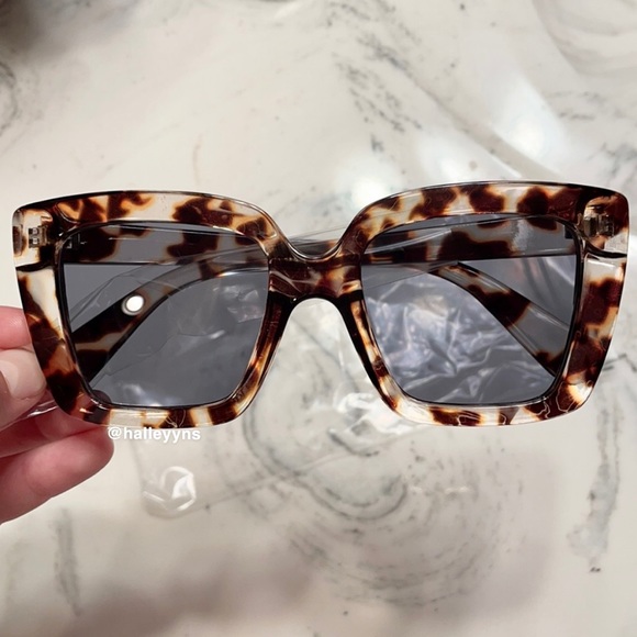 Oversized Square Leopard Print Frame Sunglasses - Picture 5 of 5
